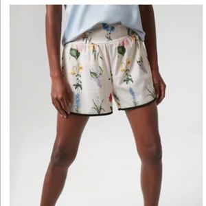 NWT Tuckernuck fresh buds jogging run floral shorts